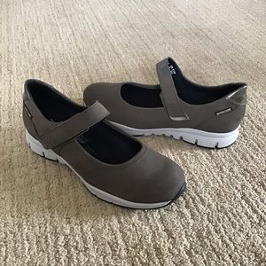 New Mephisto Yelina Suede Wedge Mary Jane Sneakers, Size 8